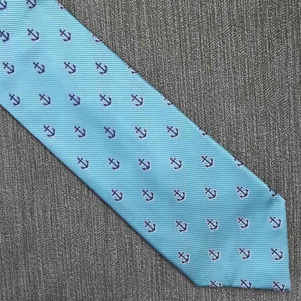 EUC Paul Fredrick 100% Silk Necktie Tie w/Anchors
